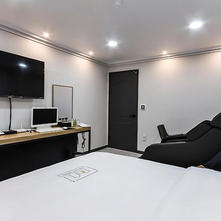 Gwangju Metropolitan City Hotel The City מראה חיצוני תמונה