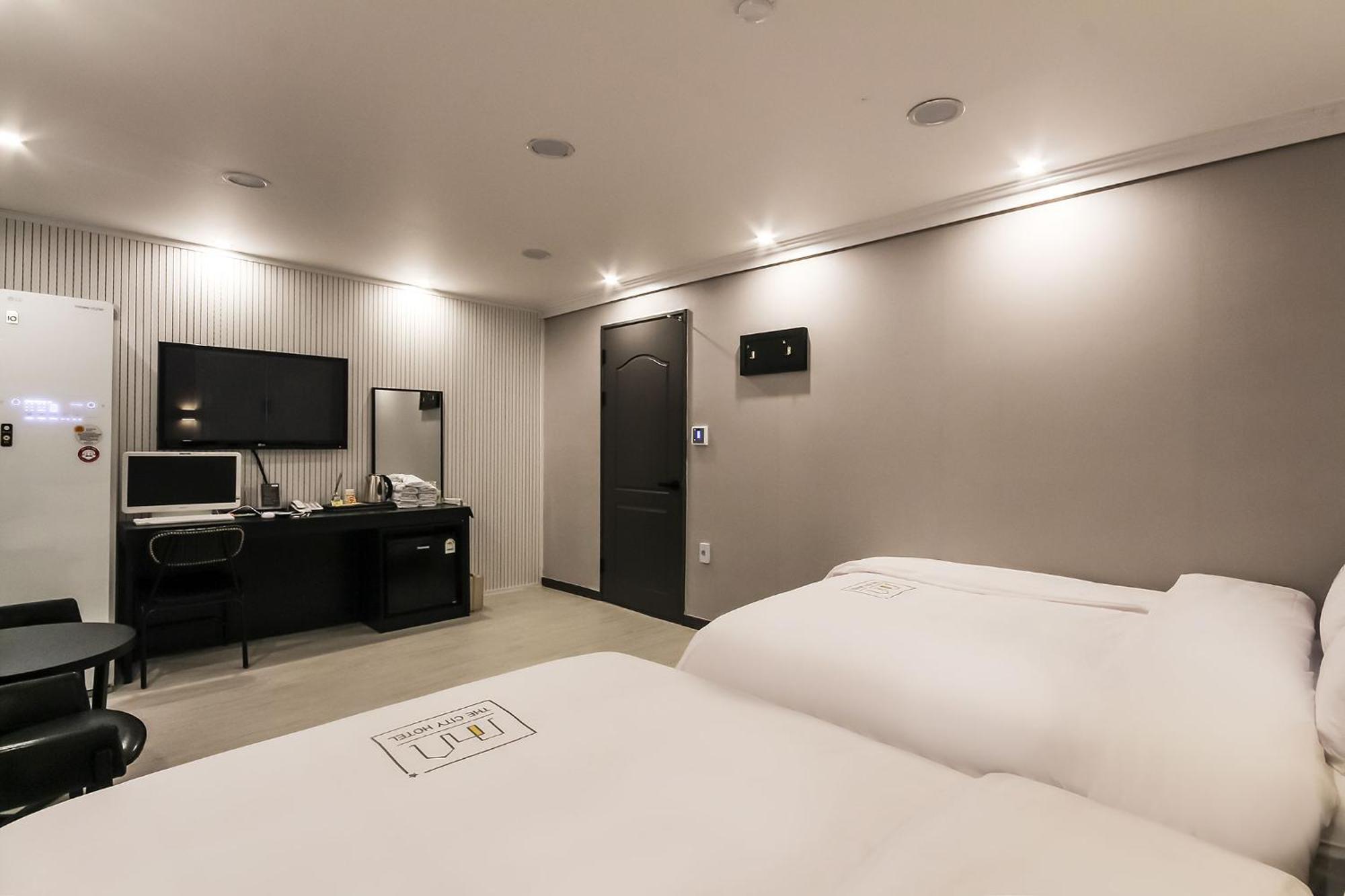 Gwangju Metropolitan City Hotel The City מראה חיצוני תמונה